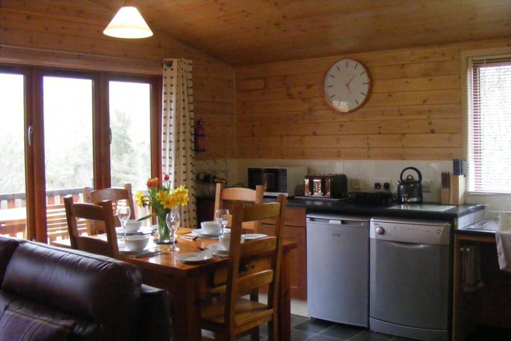 Glas Doire Lodge, Glen Roy Nature Reserve Roybridge Bagian luar foto
