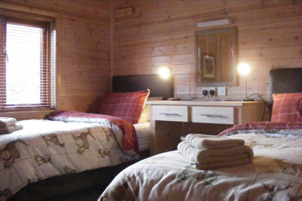 Glas Doire Lodge, Glen Roy Nature Reserve Roybridge Bagian luar foto